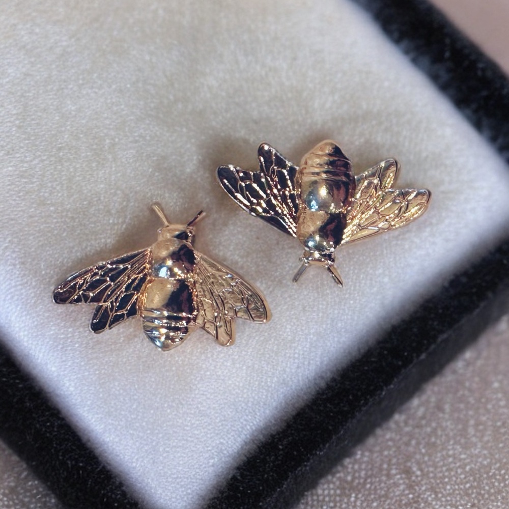 [ 2 FOR $10 ] 🐝 MINI METAL BEE MAGNETS - Picture 5 of 5